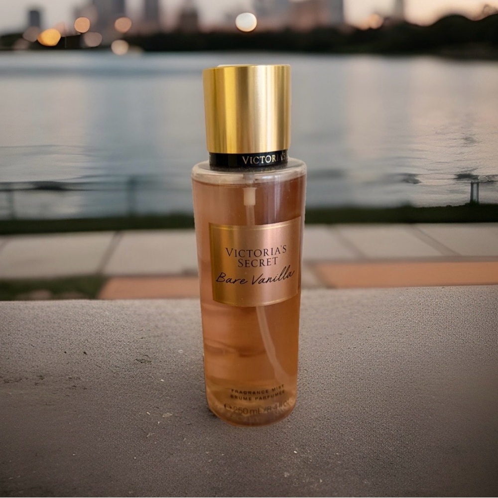 Victoria's Secret Bare Vanilla Fragrance Mist - Peachy Gold Bottle 8.4 fl oz - Picture 2 of 3